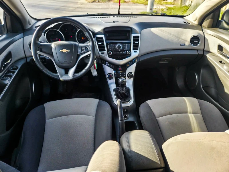 Chevrolet Cruze Газ/Бензин, снимка 8 - Автомобили и джипове - 52903120