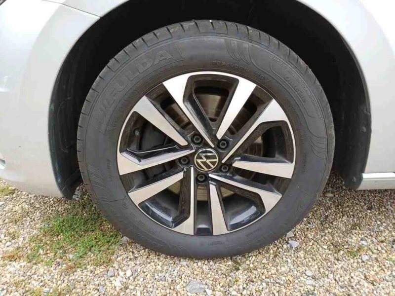 VW Touran Comfortline UNITED 2.0 TDI ACC Keyless, снимка 9 - Автомобили и джипове - 53167747