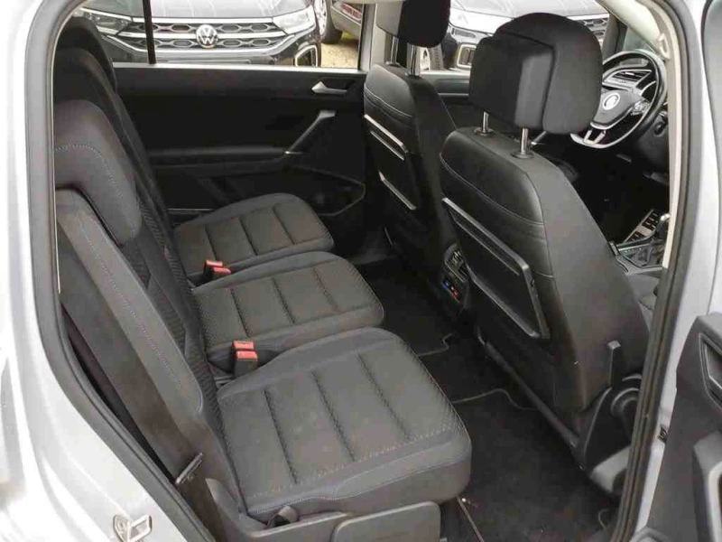 VW Touran Comfortline UNITED 2.0 TDI ACC Keyless, снимка 6 - Автомобили и джипове - 53167747