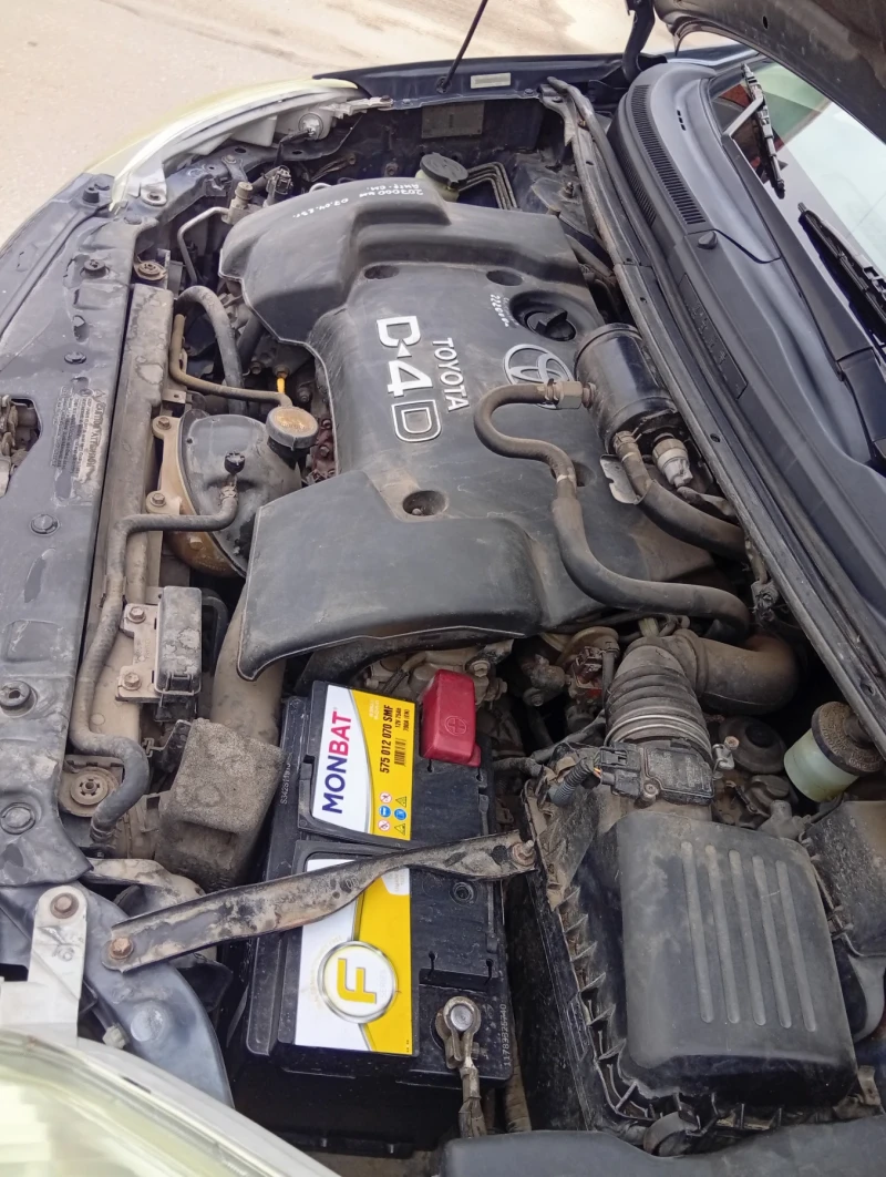 Toyota Corolla verso 2.0D4D, снимка 3 - Автомобили и джипове - 53478550