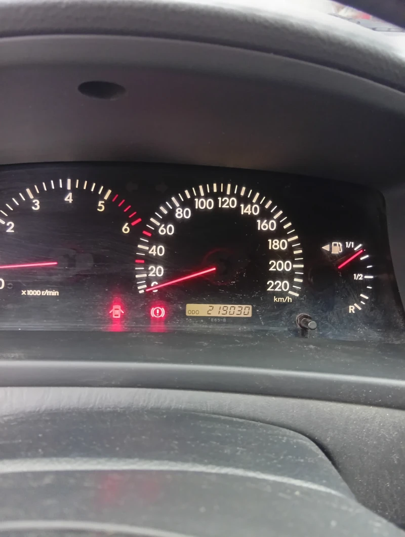 Toyota Corolla verso 2.0D4D, снимка 2 - Автомобили и джипове - 53478550