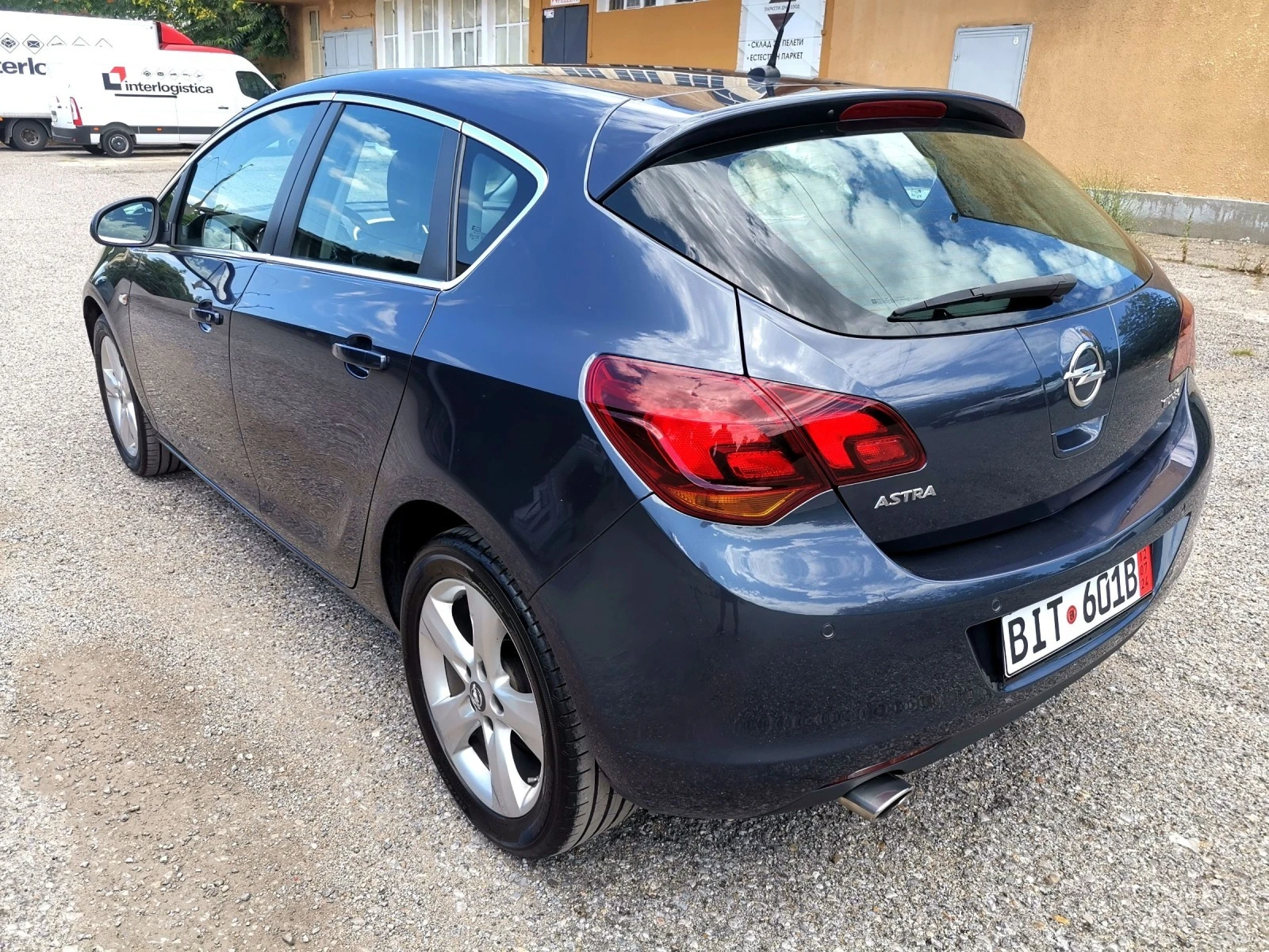 Opel Astra 1.6 TURBO - изображение 6