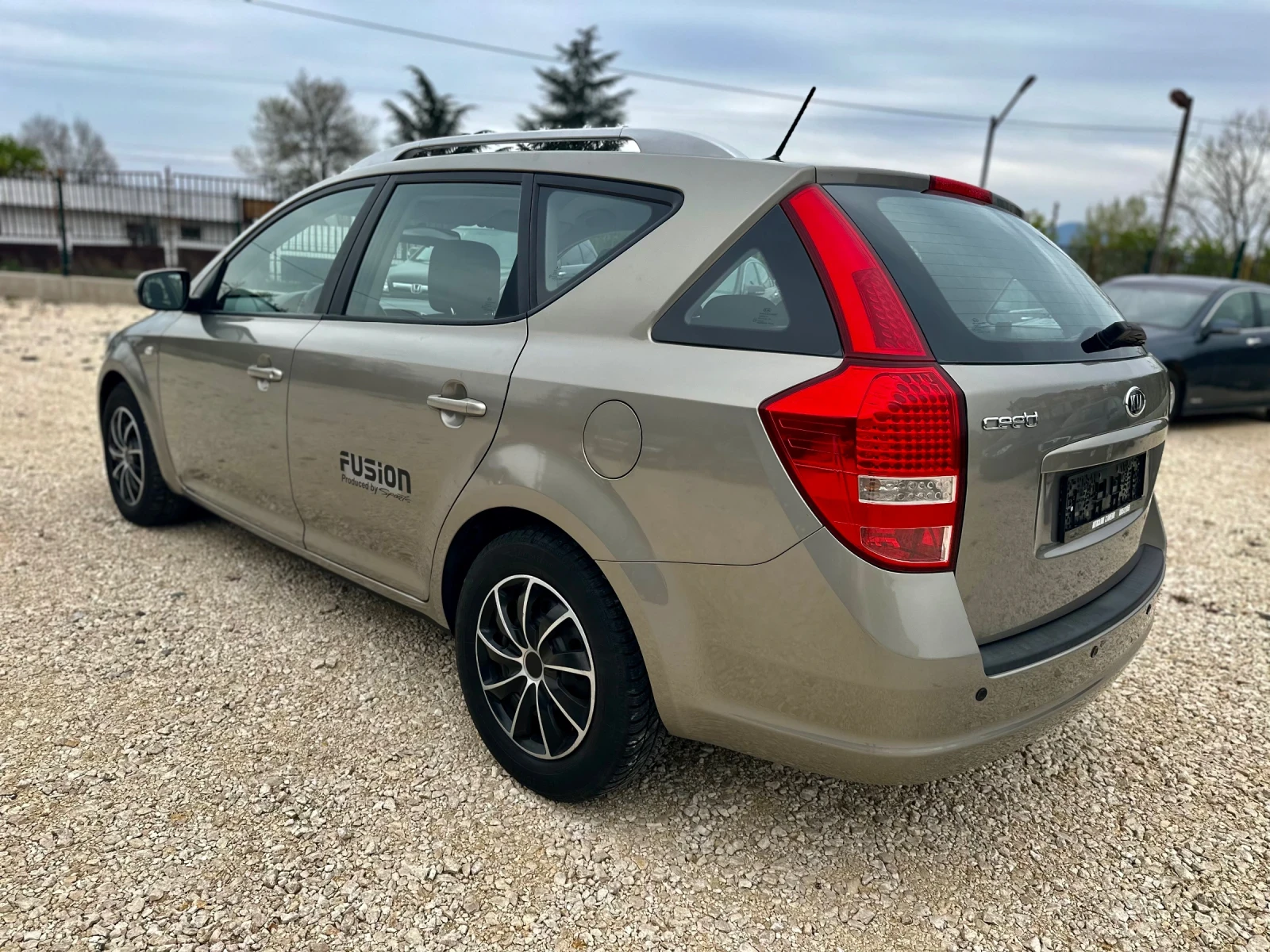 Kia Ceed 1.6//FACELIFT//189000KM - изображение 3