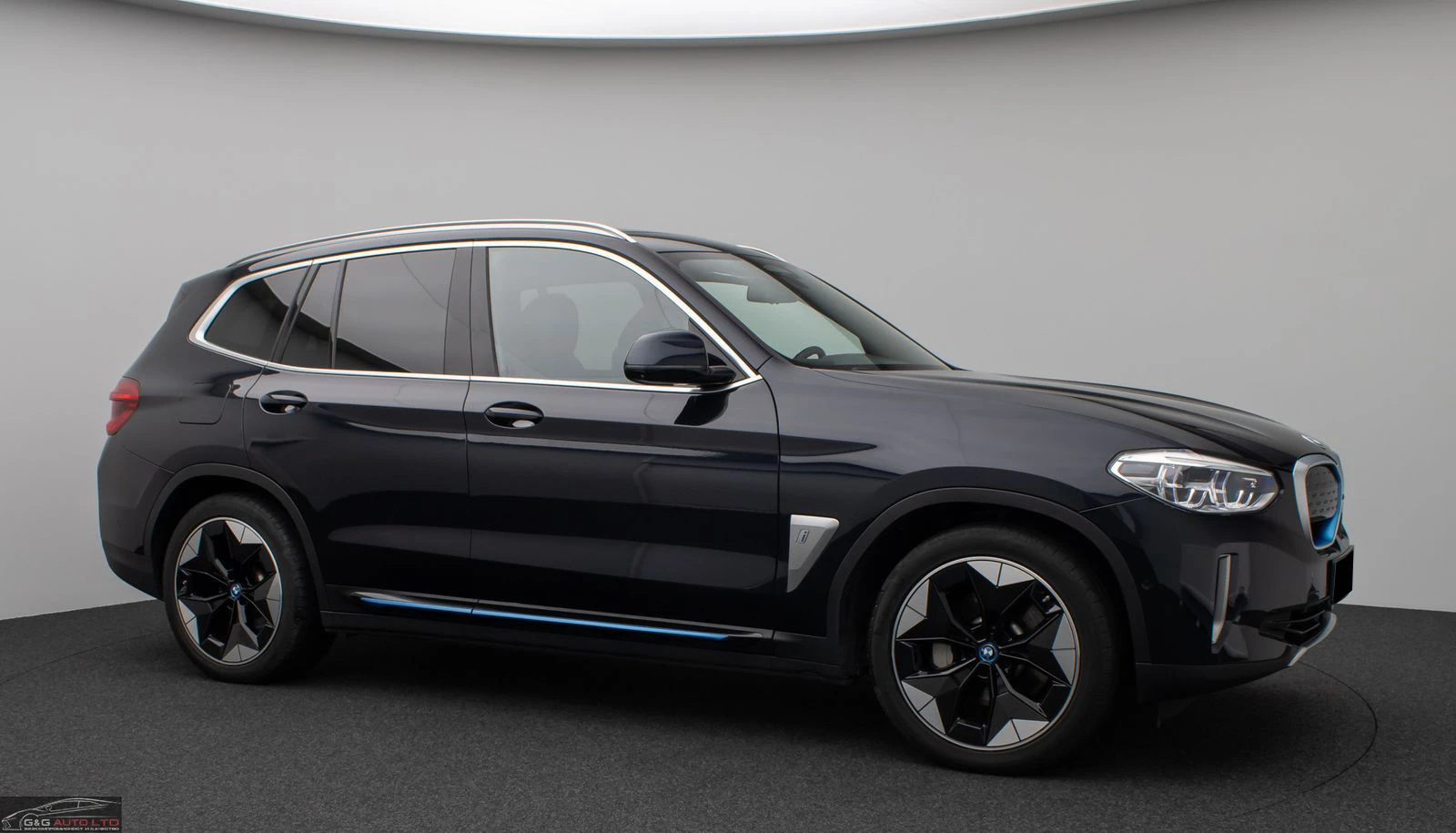 BMW iX3 IMPRESSIVE/286HP/PANO/360/HUD/CARPLAY/AMBI/125f - изображение 4