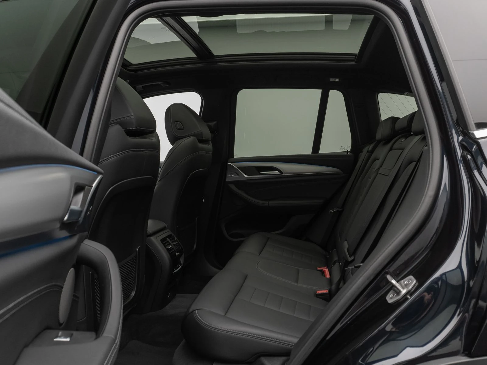 BMW iX3 IMPRESSIVE/286HP/PANO/360/HUD/CARPLAY/AMBI/125f | Mobile.bg   15