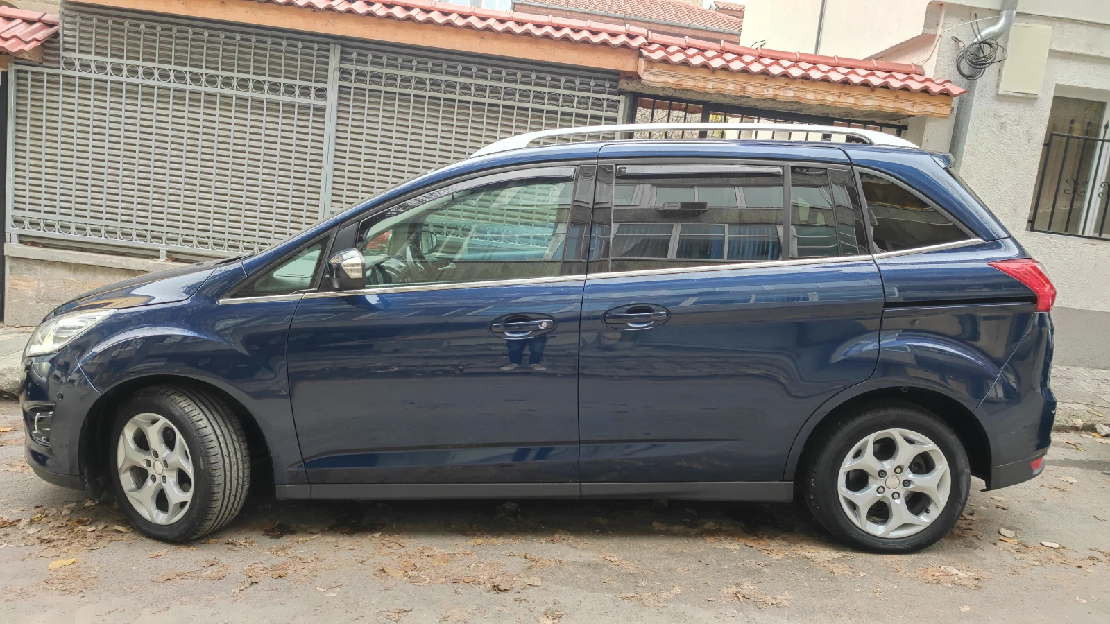 Ford C-max Grand - изображение 3