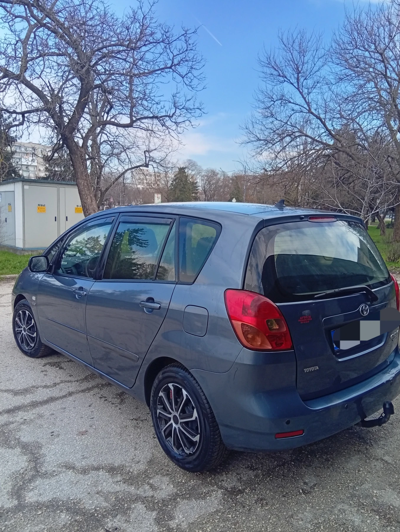 Toyota Corolla verso 2.0D4D - изображение 8