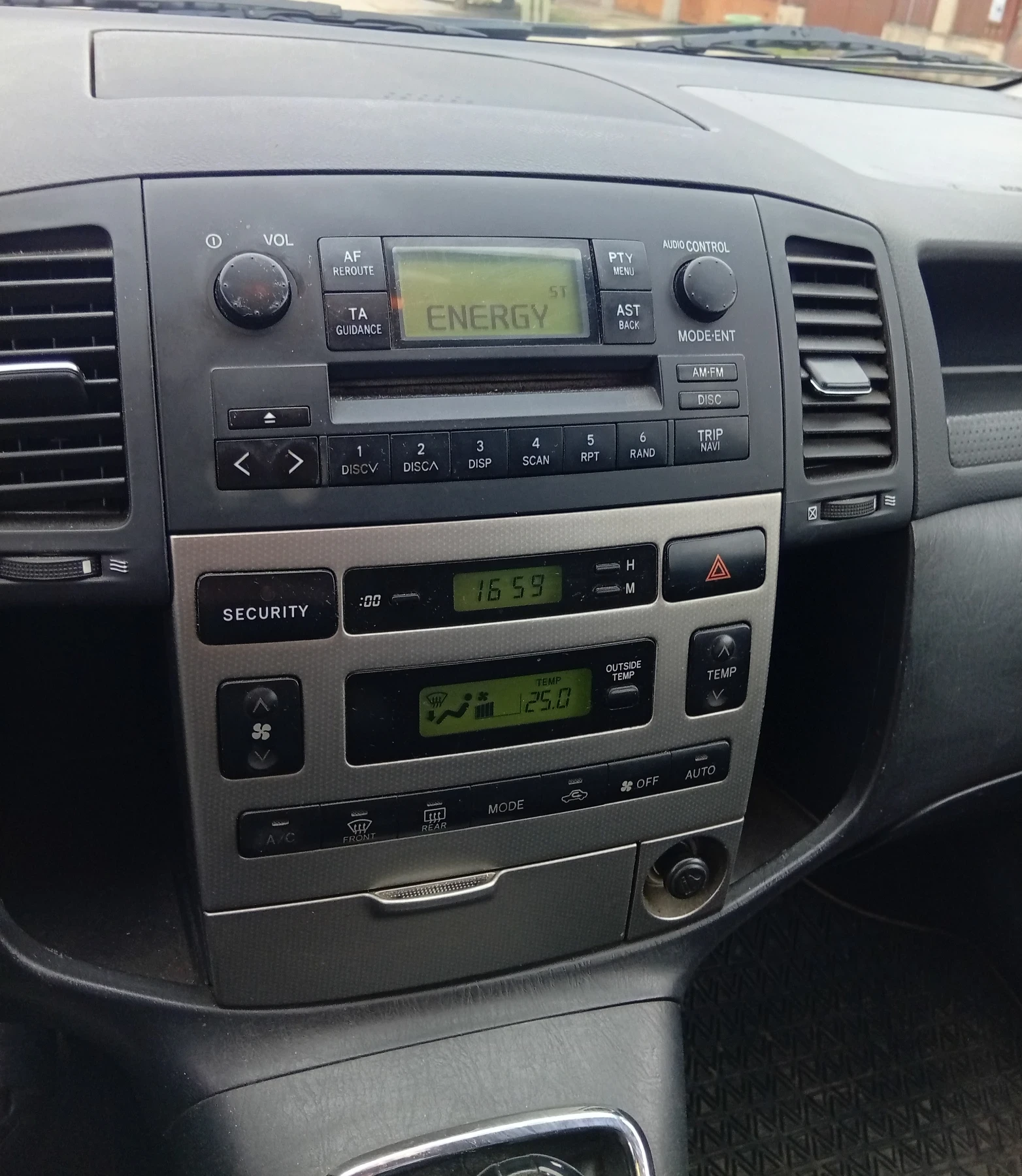 Toyota Corolla verso 2.0D4D | Mobile.bg � ����������� 1