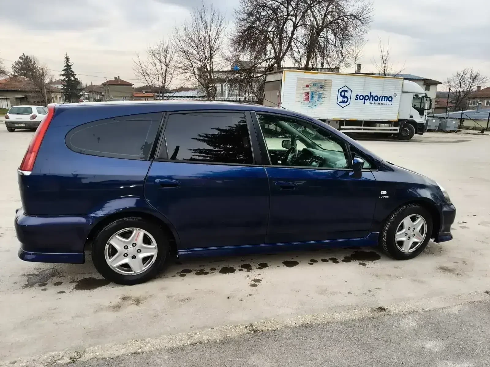 Honda Stream, снимка 10 - Автомобили и джипове - 53726154