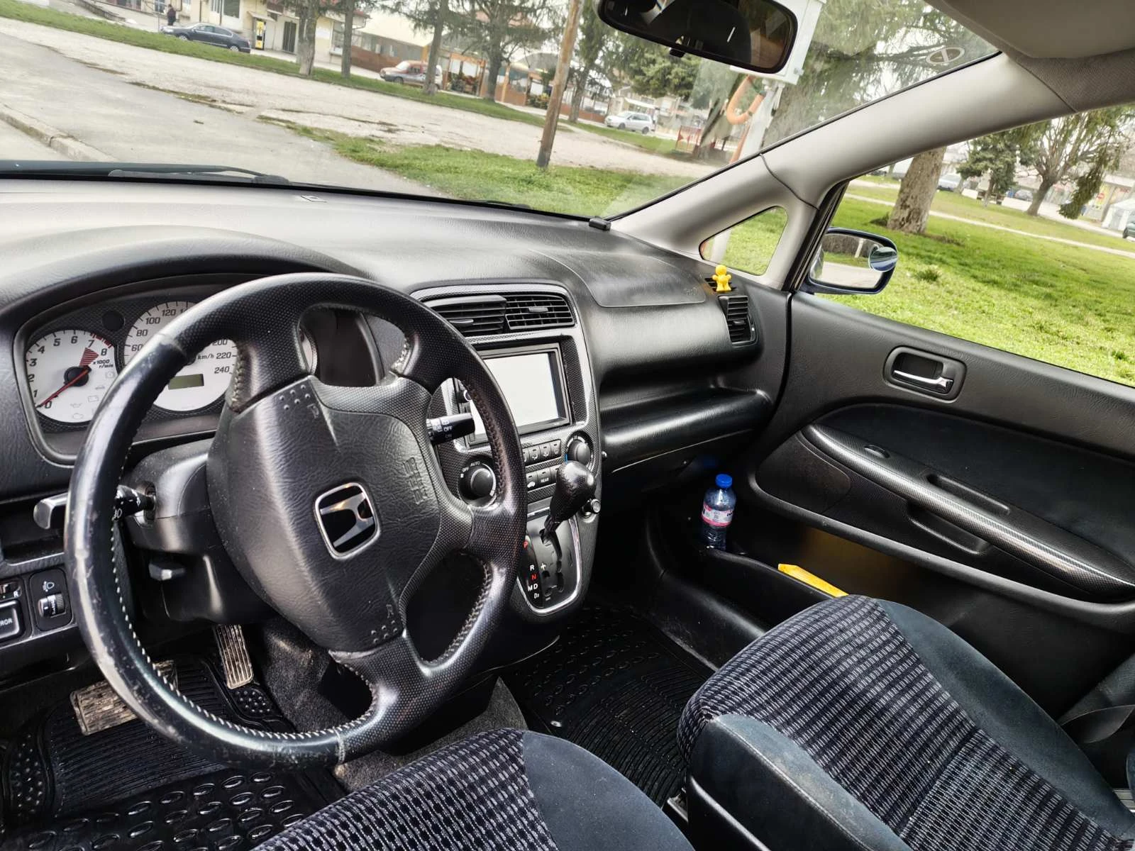 Honda Stream, снимка 2 - Автомобили и джипове - 53726154