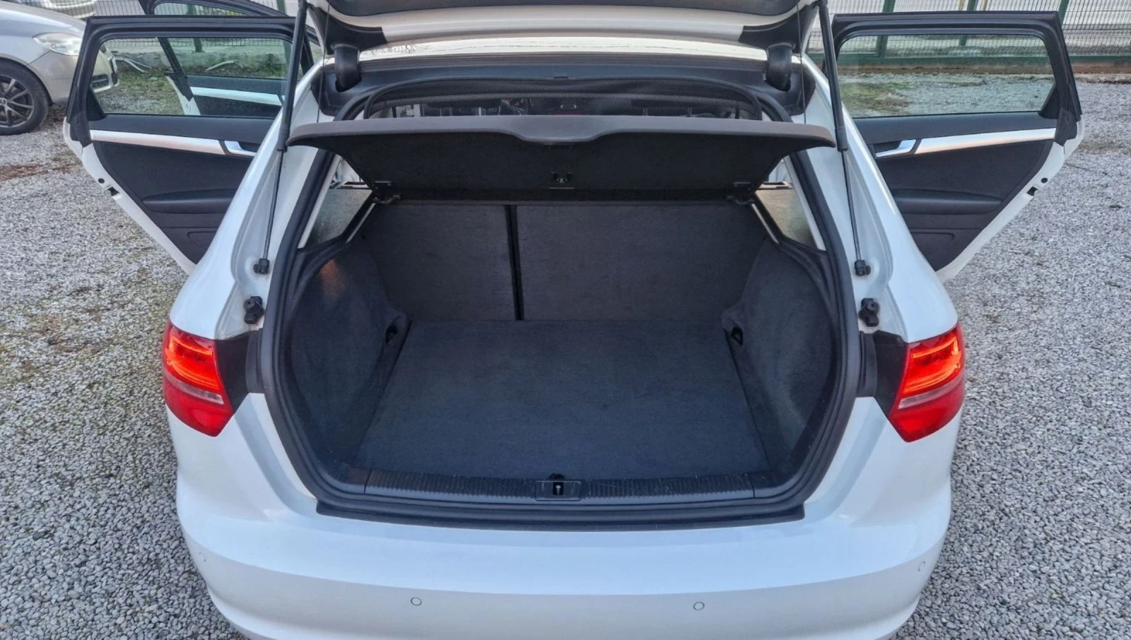 Audi A3 * 2.0TDI 170ps Quattro 4x4 * S line * Панорама * , снимка 17 - Автомобили и джипове - 53752112