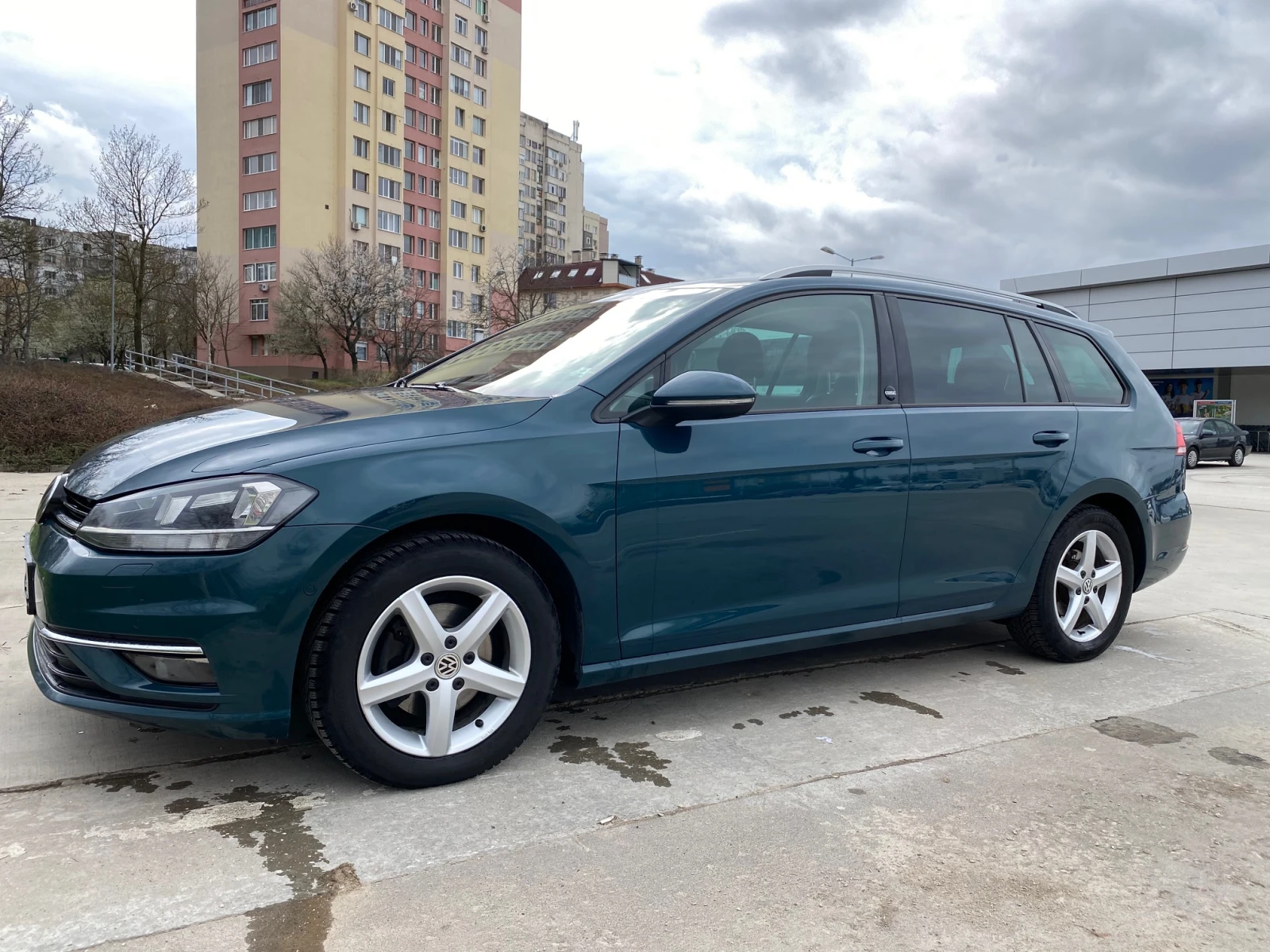 VW Golf Variant TDI, снимка 4 - Автомобили и джипове - 54037837