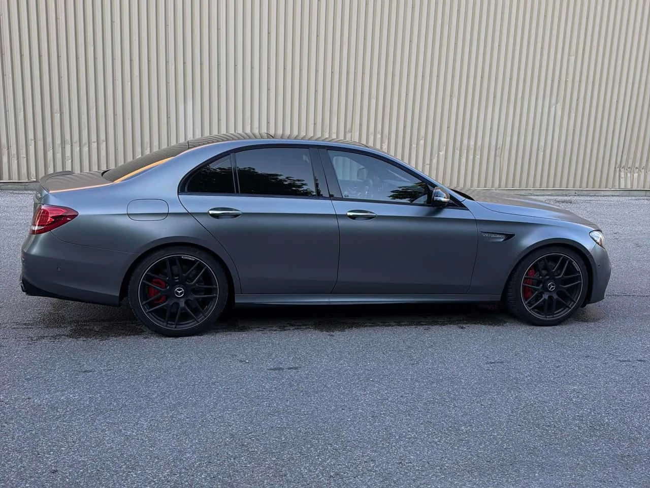 Mercedes-Benz E 63 AMG  S * 3D BURMESTER * BUCKETS * HEAD-UP * ALCANTARA, снимка 3 - Автомобили и джипове - 55232292