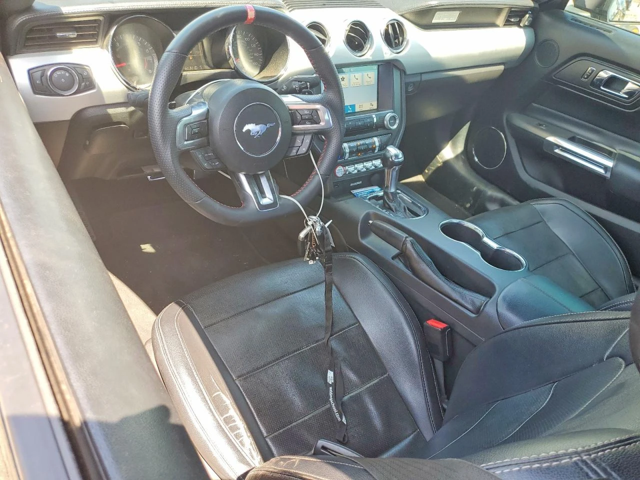 Ford Mustang GT 5.0L V8| КОЖА| ОБДУХ| 8ZF, снимка 8 - Автомобили и джипове - 55249650