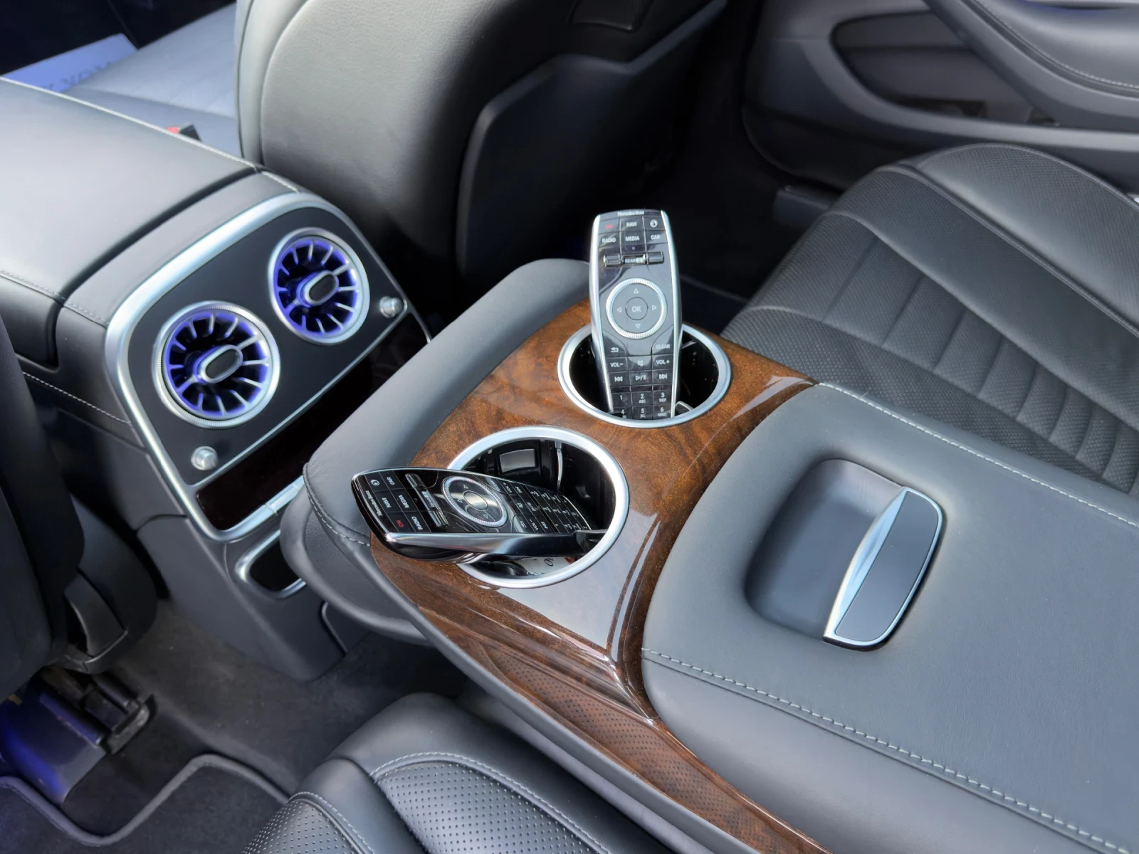 Mercedes-Benz S 500 4-Matic/3xTV/N-Vision/4DBurmester/Massage/Pano/, снимка 8 - Автомобили и джипове - 55450097
