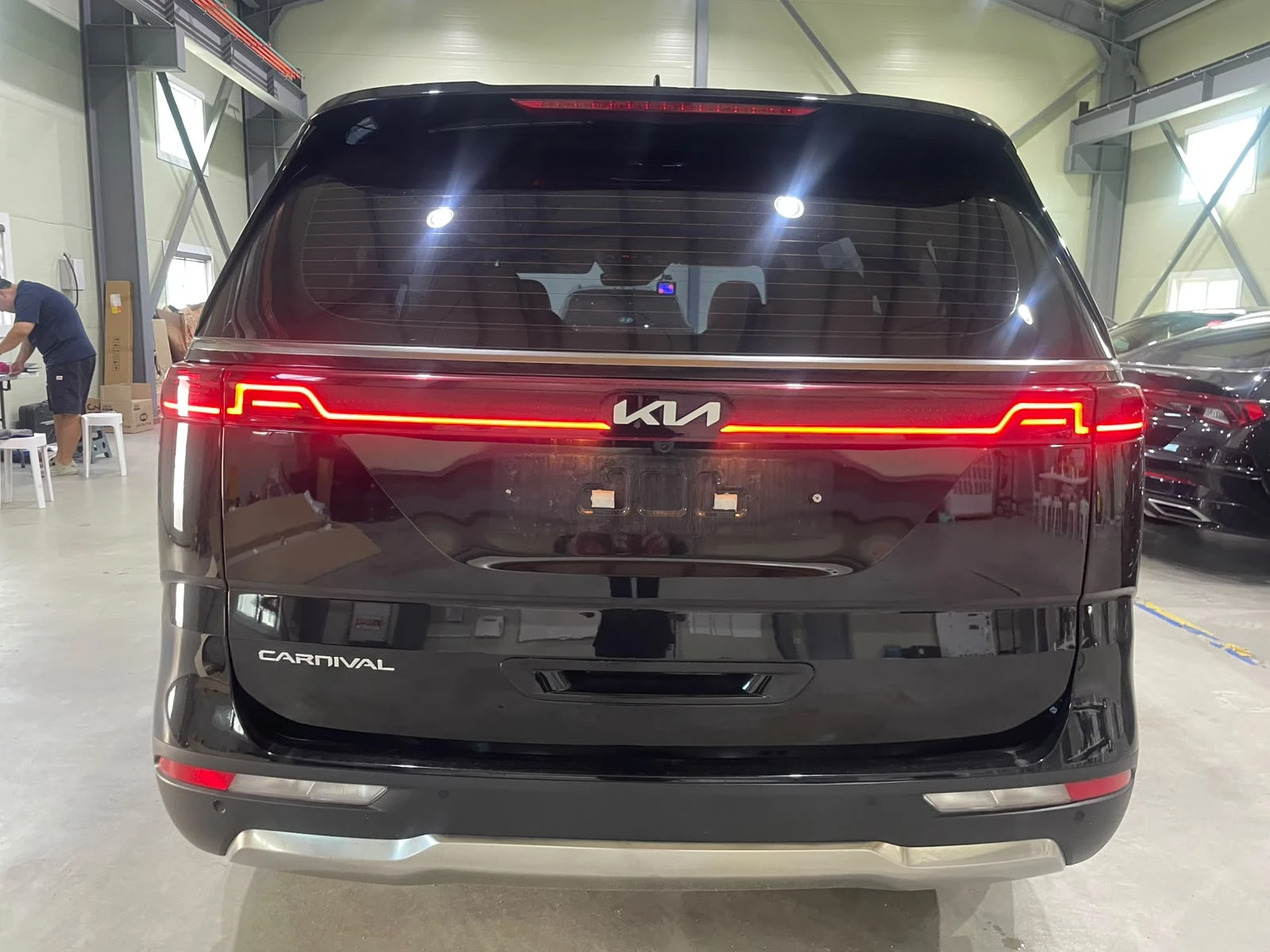 Kia Carnival 2.2 CRDi ! Signature ! 8+ 1 !, снимка 3 - Автомобили и джипове - 55700611