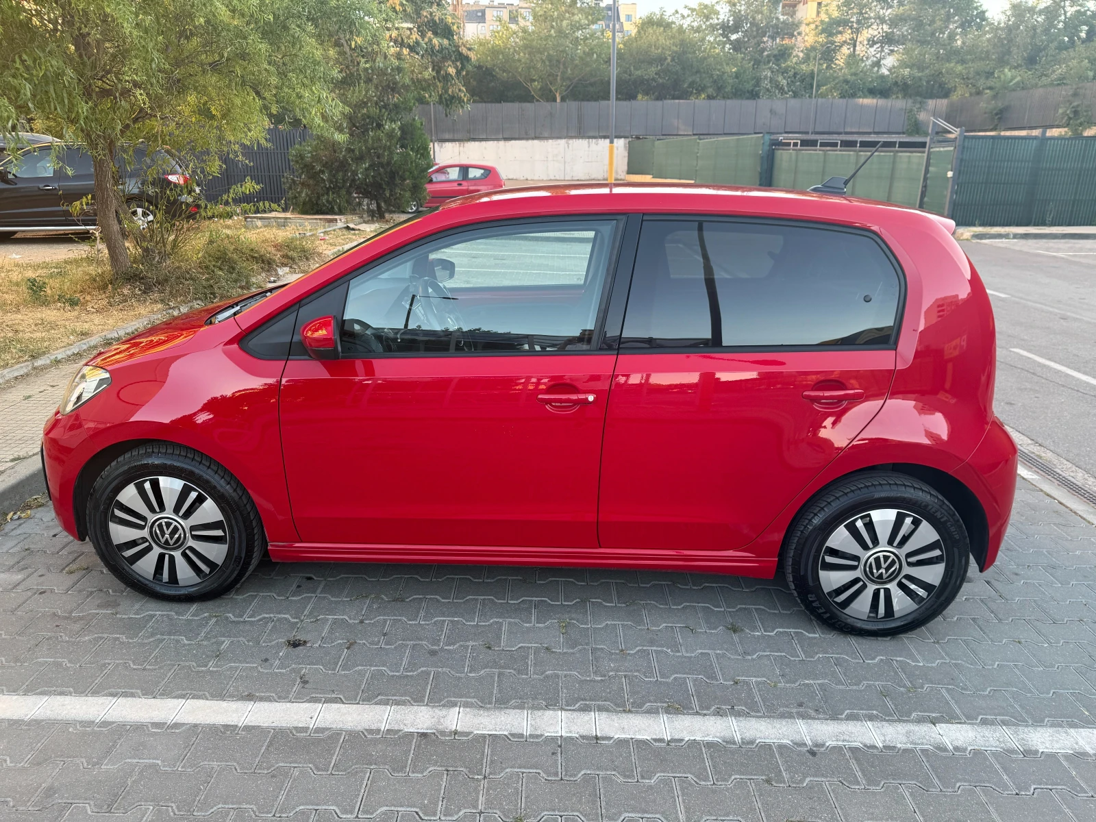 VW Up, снимка 3 - Автомобили и джипове - 56205901