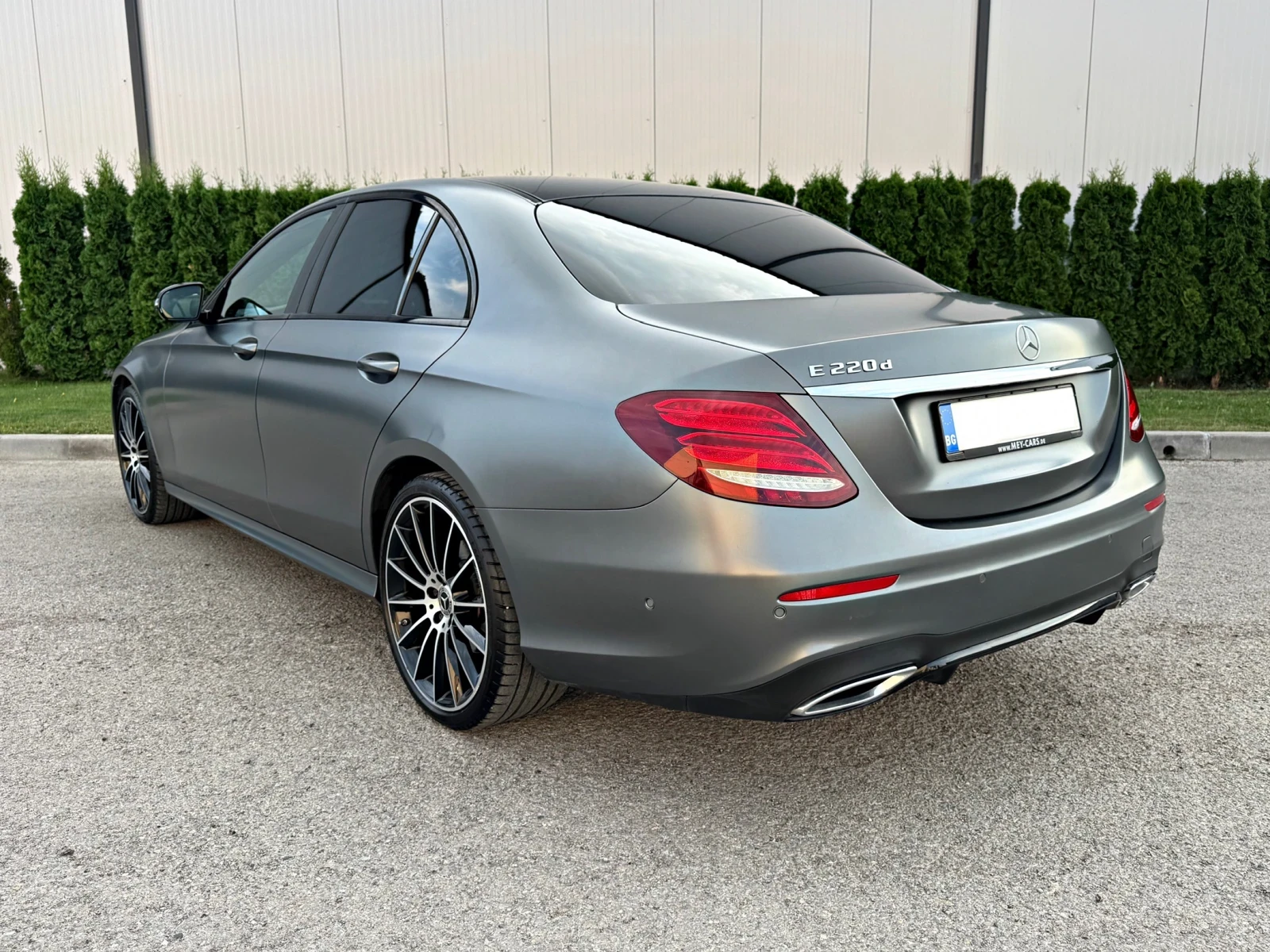 Mercedes-Benz E 220 d AMG-line/9G/Shadow line/88000км/1-ви собственик, снимка 4 - Автомобили и джипове - 56220596