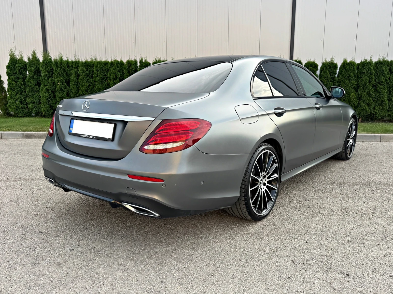Mercedes-Benz E 220 d AMG-line/9G/Shadow line/88000км/1-ви собственик, снимка 5 - Автомобили и джипове - 56220596