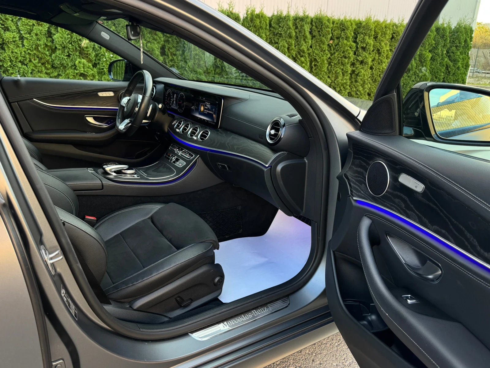 Mercedes-Benz E 220 d AMG-line/9G/Shadow line/88000км/1-ви собственик, снимка 12 - Автомобили и джипове - 56220596
