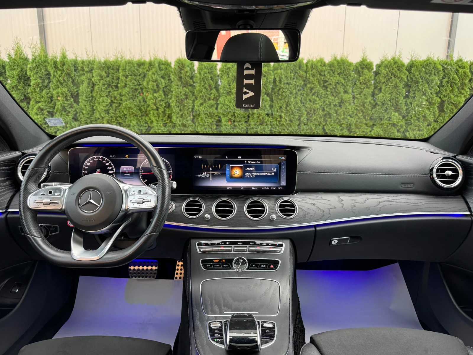Mercedes-Benz E 220 d AMG-line/9G/Shadow line/88000км/1-ви собственик, снимка 11 - Автомобили и джипове - 56220596