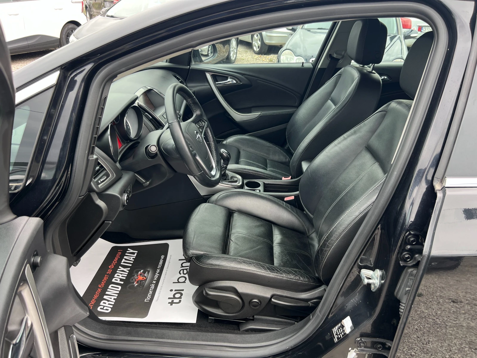 Opel Astra 1.4 Turbo, снимка 8 - Автомобили и джипове - 56748295