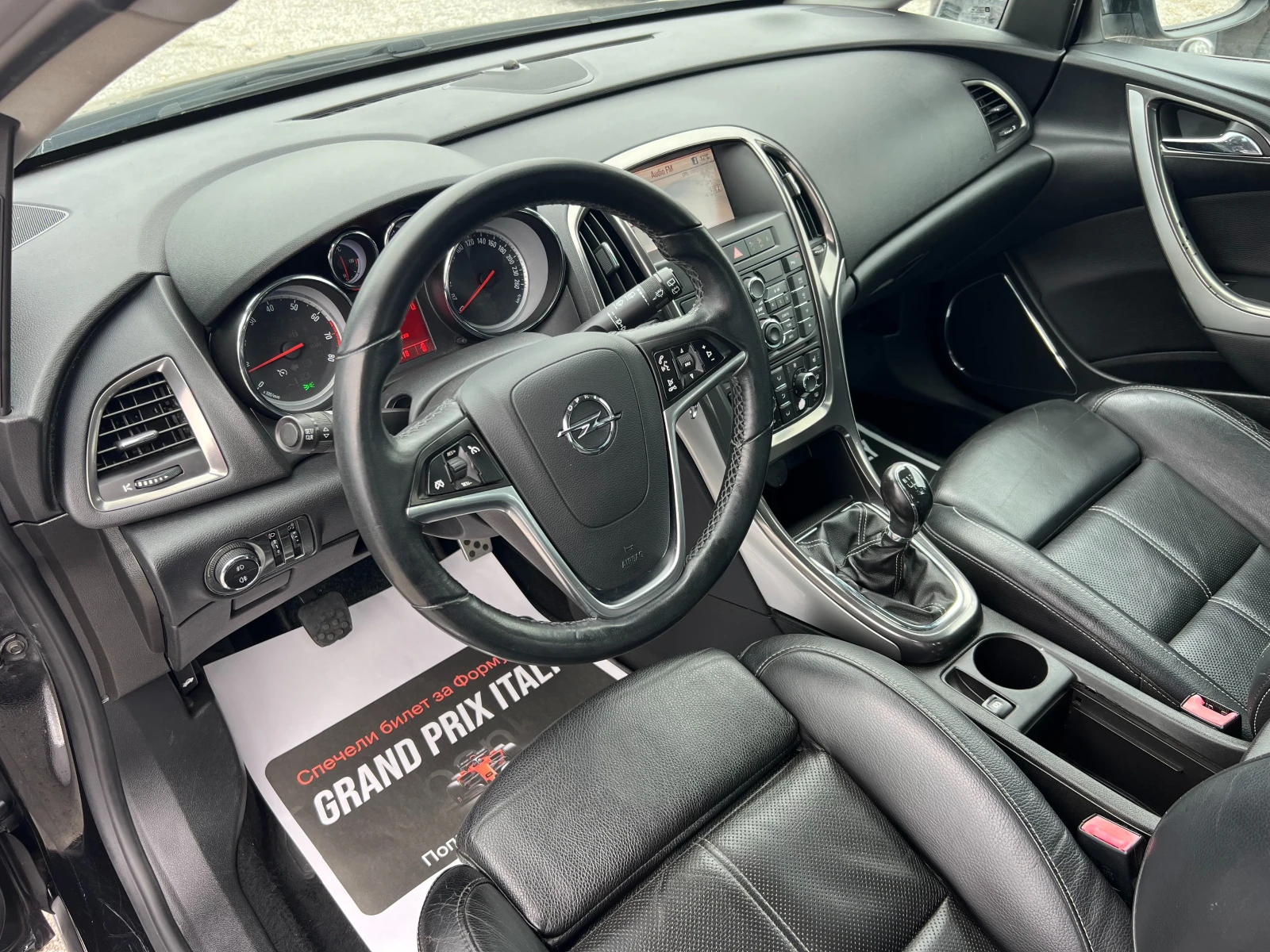 Opel Astra 1.4 Turbo, снимка 7 - Автомобили и джипове - 56748295