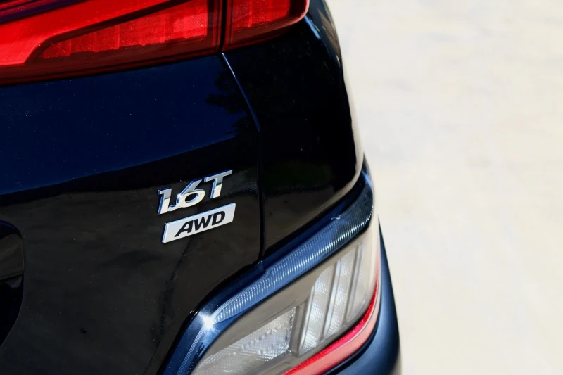 Hyundai Kona 1.6 T Limited, снимка 9 - Автомобили и джипове - 50219116