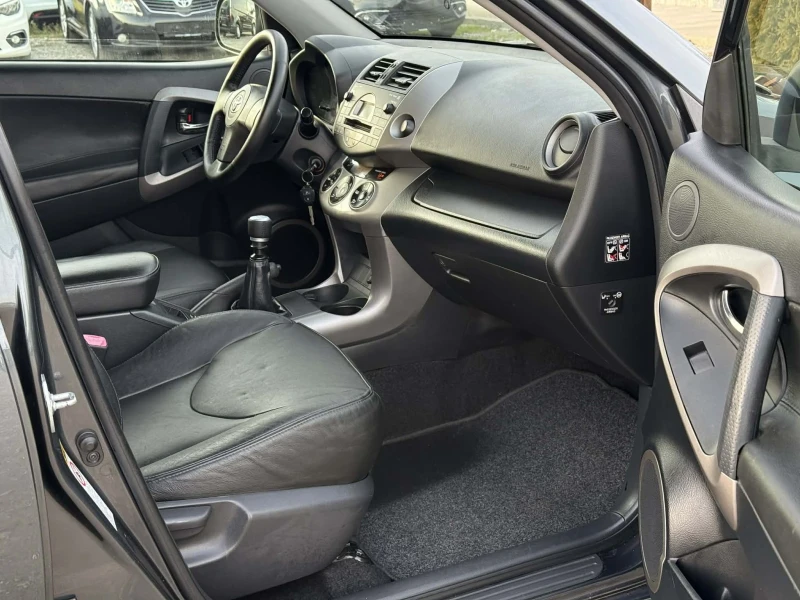 Toyota Rav4 2.2* D4D* 136к.с* ИТАЛИЯ* КЛИМАТРОНИК, снимка 10 - Автомобили и джипове - 52841636