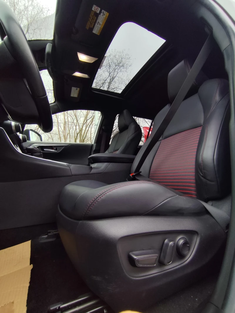 Toyota Rav4 XSE plug in hybrid , снимка 9 - Автомобили и джипове - 52885817