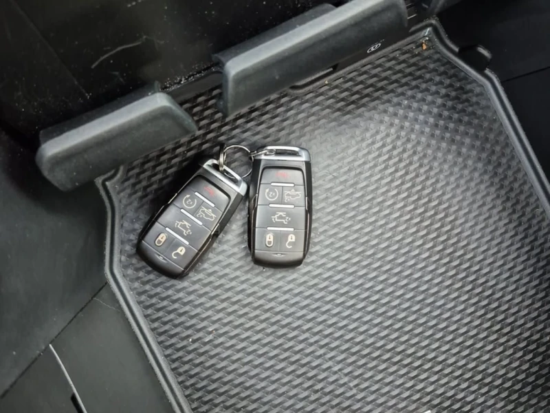 Dodge RAM 1500 * LIMITED CREW CAB SHORT BED/360/Harmon Kardon/, снимка 8 - Автомобили и джипове - 53362731