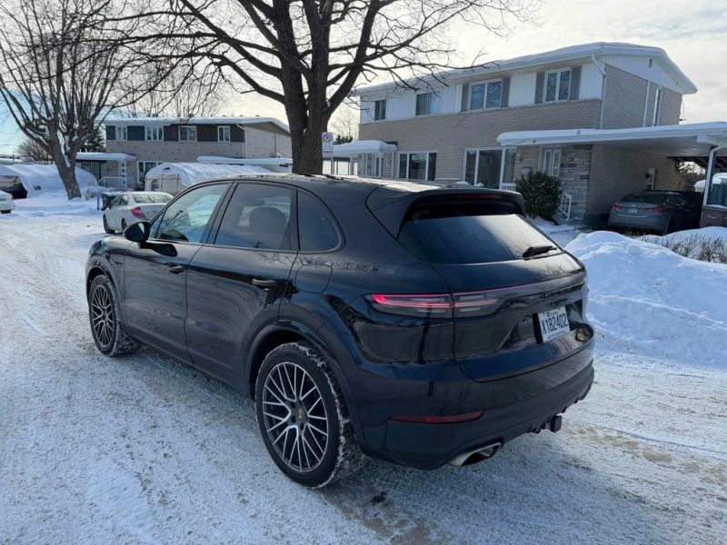 Porsche Cayenne E Hybrid  CARFAX, снимка 15 - Автомобили и джипове - 53465547