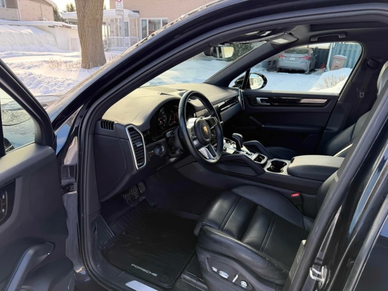 Porsche Cayenne E Hybrid  CARFAX, снимка 5 - Автомобили и джипове - 53465547
