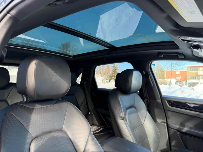 Porsche Cayenne E Hybrid  CARFAX, снимка 11 - Автомобили и джипове - 53465547