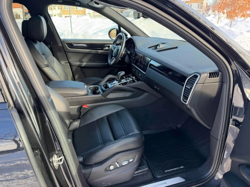 Porsche Cayenne E Hybrid  CARFAX, снимка 12 - Автомобили и джипове - 53465547