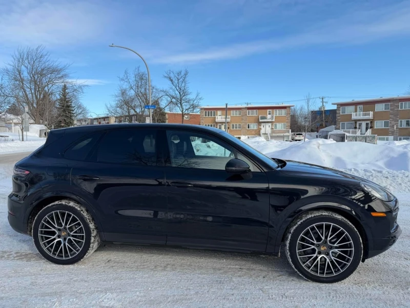 Porsche Cayenne E Hybrid  CARFAX, снимка 3 - Автомобили и джипове - 53465547