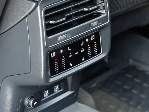 Audi Q7 PROGRESSIV / PANO / FULL / CARFAX, снимка 16 - Автомобили и джипове - 55319378