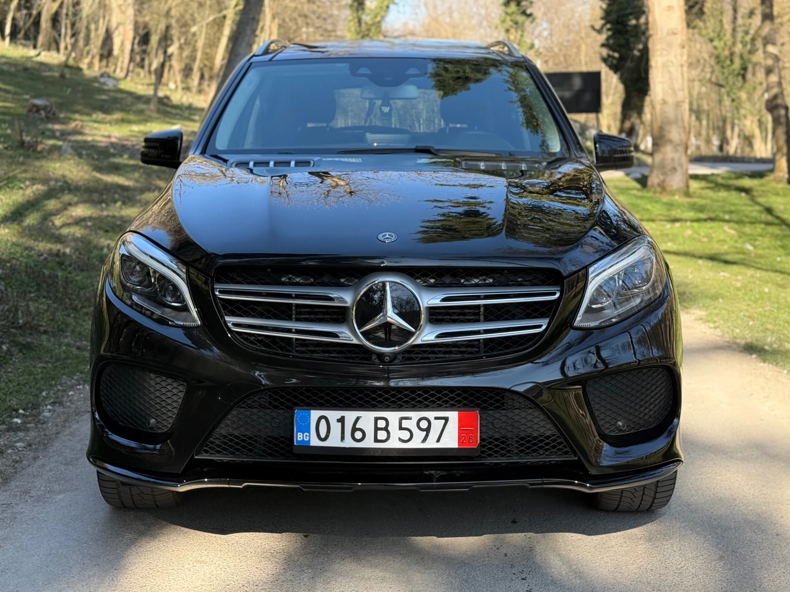 Mercedes-Benz GLE 250 4MATIC* AMG* PANO* CAM* ВАКУМ* DIST* , снимка 2 - Автомобили и джипове - 53801318