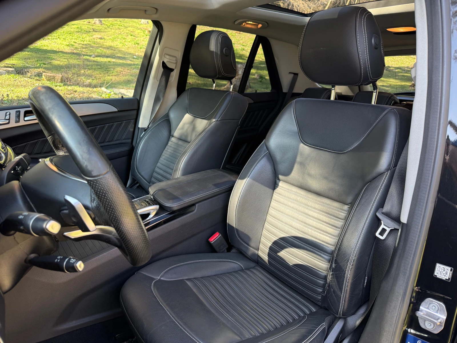 Mercedes-Benz GLE 250 4MATIC* AMG* PANO* CAM* ВАКУМ* DIST* , снимка 9 - Автомобили и джипове - 53801318