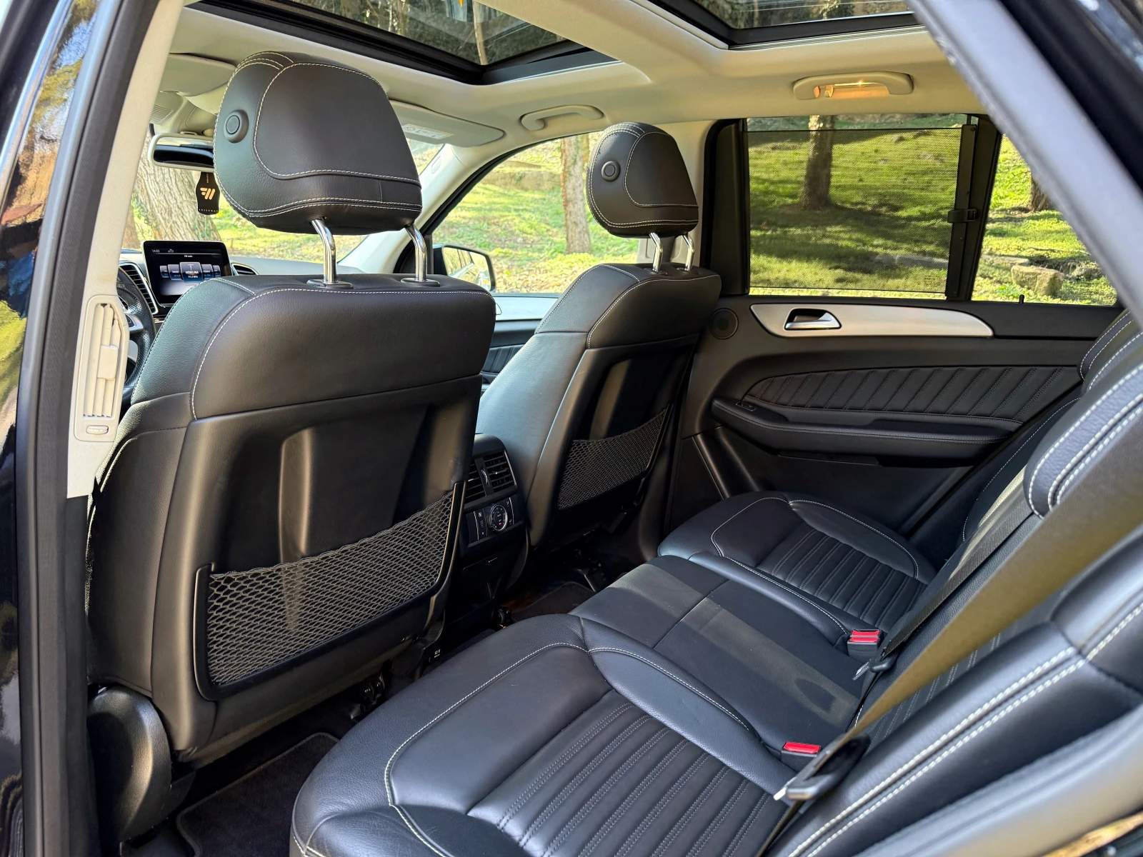 Mercedes-Benz GLE 250 4MATIC* AMG* PANO* CAM* ВАКУМ* DIST* , снимка 12 - Автомобили и джипове - 53801318