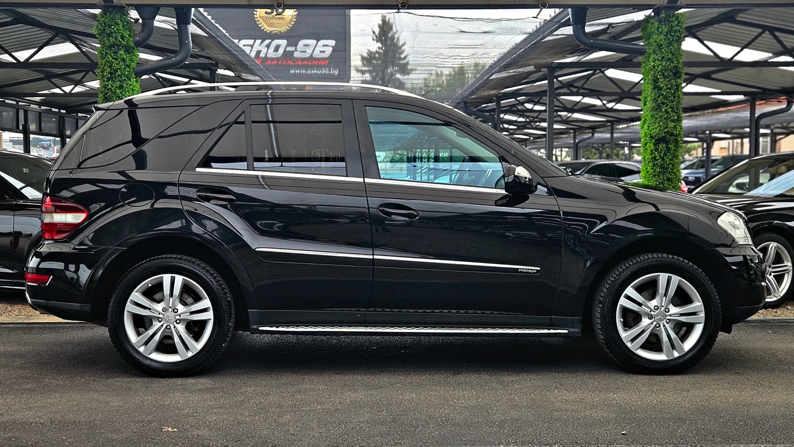 Mercedes-Benz ML 320 FACE/PREMIUM/GERMANY/AIRMATIC/SPORT/AUTO HOLD/LIZI, снимка 4 - Автомобили и джипове - 54477611