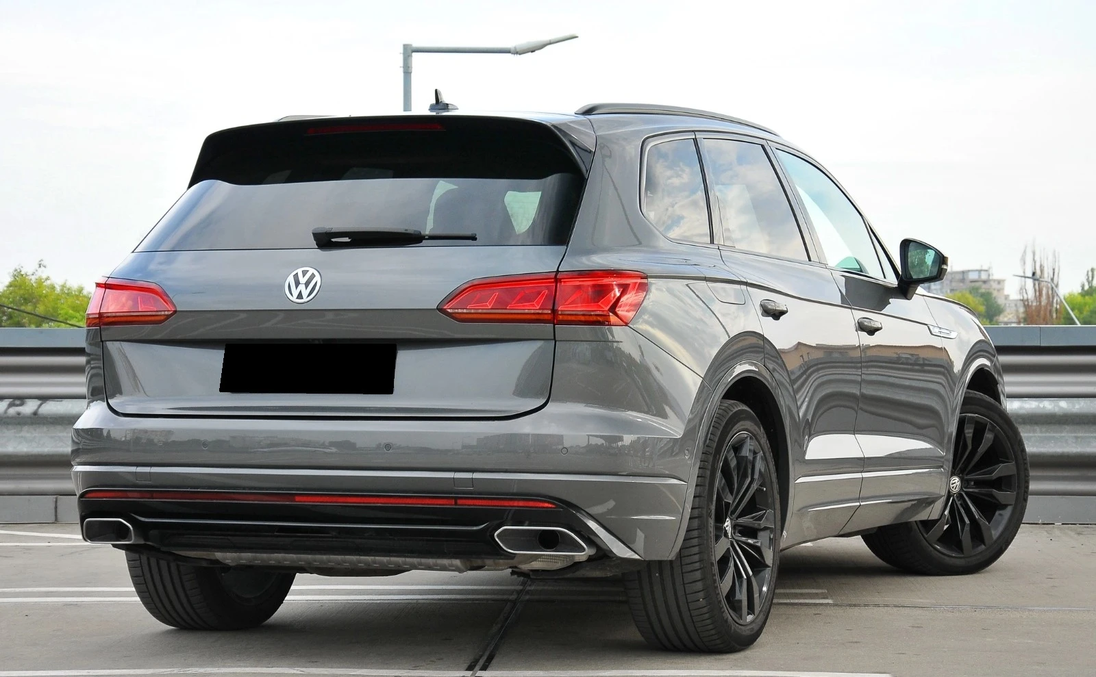 VW Touareg 3.0TDI R-Line 4Motion, снимка 3 - Автомобили и джипове - 54626032