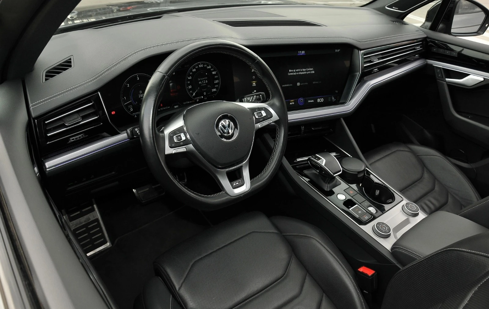 VW Touareg 3.0TDI R-Line 4Motion, снимка 6 - Автомобили и джипове - 54626032