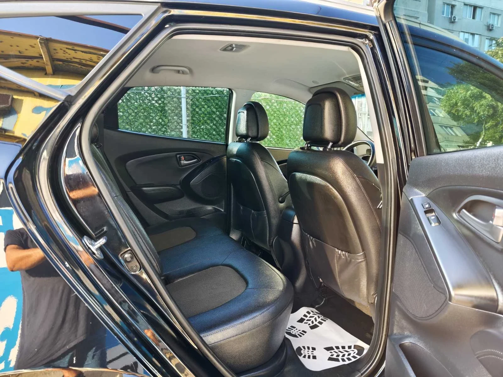 Hyundai IX35 2.0 CRDI Xpossible Автомат, снимка 12 - Автомобили и джипове - 55609799