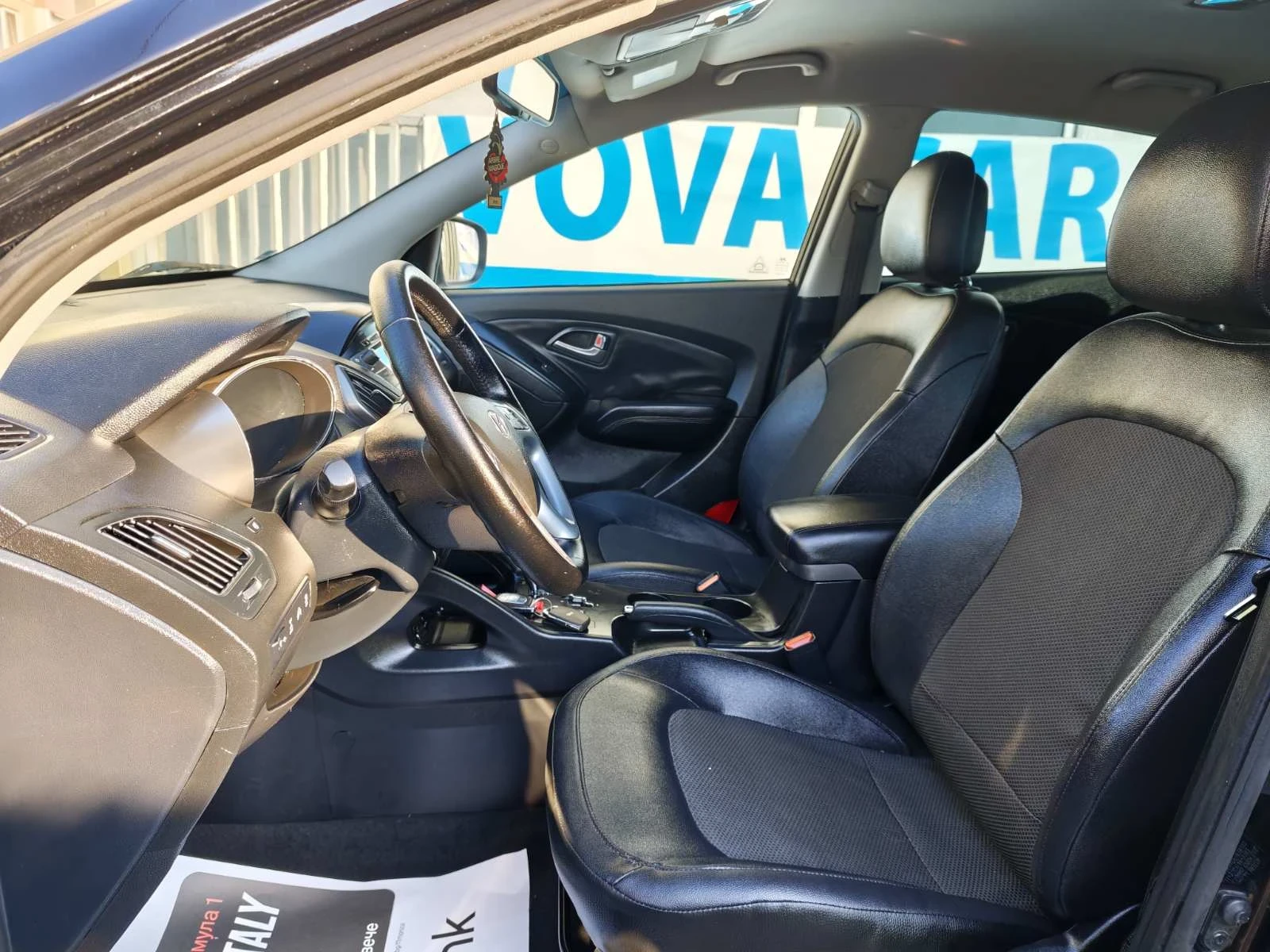 Hyundai IX35 2.0 CRDI Xpossible Автомат, снимка 8 - Автомобили и джипове - 55609799