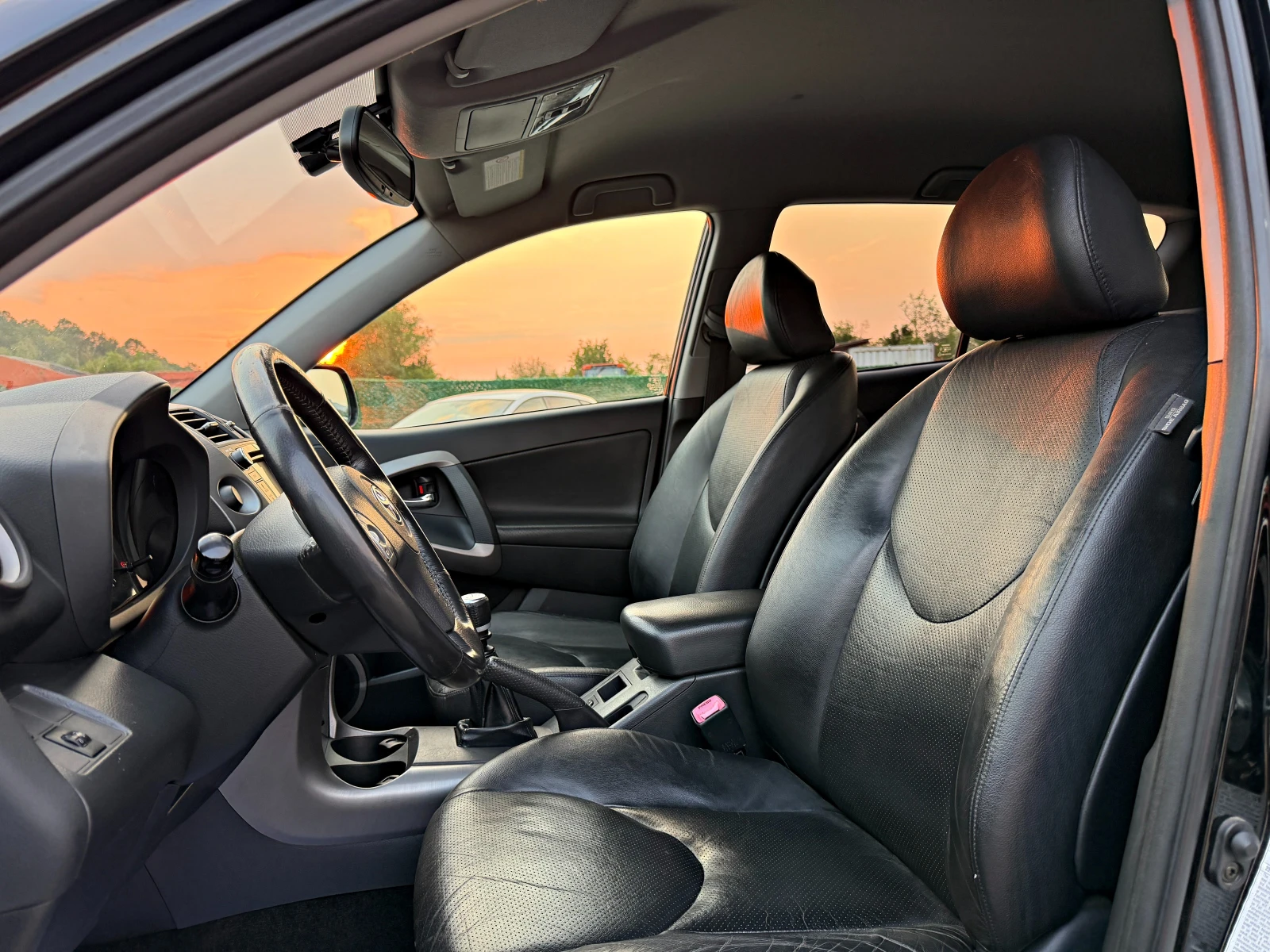 Toyota Rav4 4X4 Подгрев Нави Keyless, снимка 14 - Автомобили и джипове - 55717171