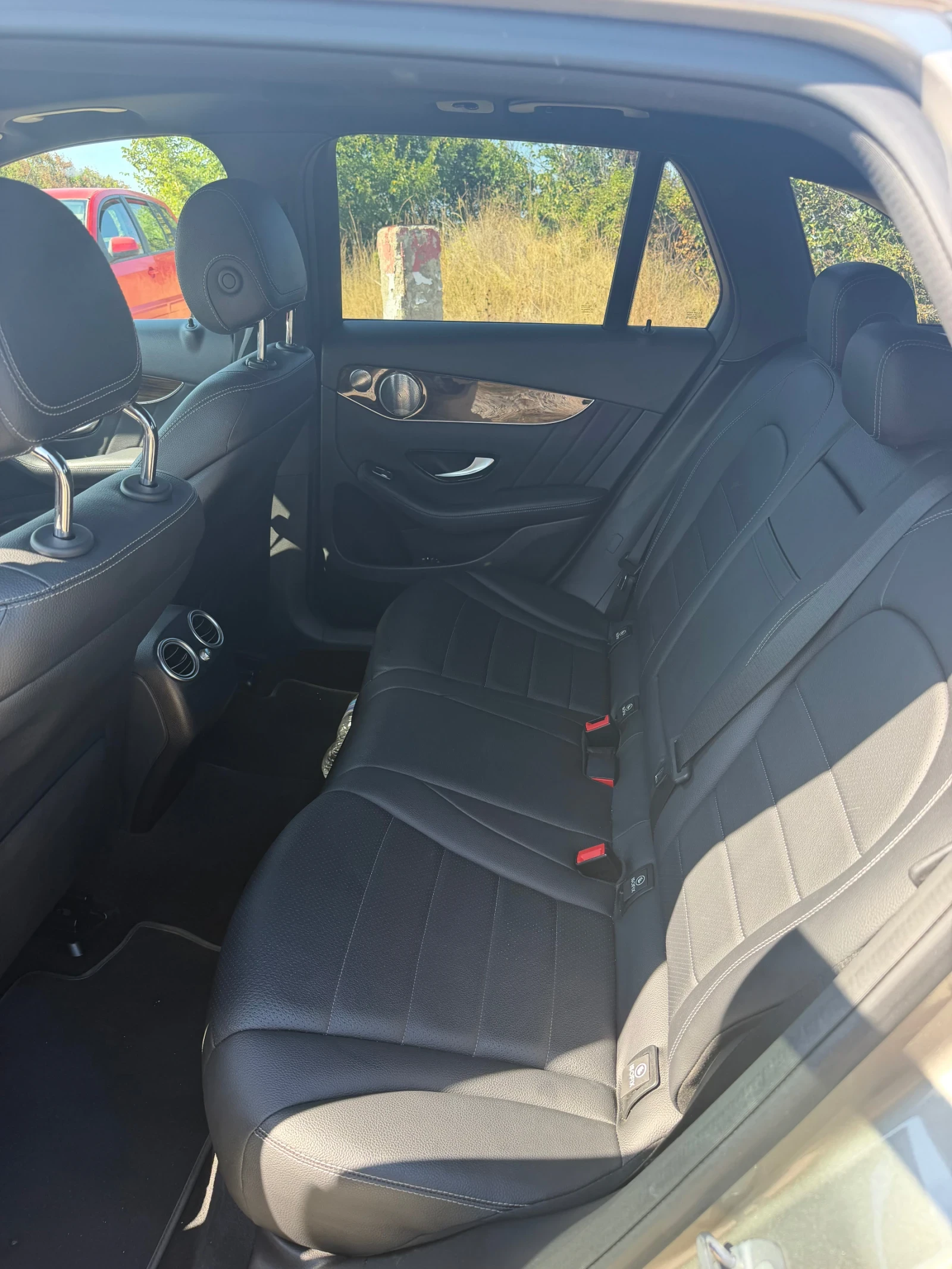 Mercedes-Benz GLC 300, снимка 11 - Автомобили и джипове - 55925919
