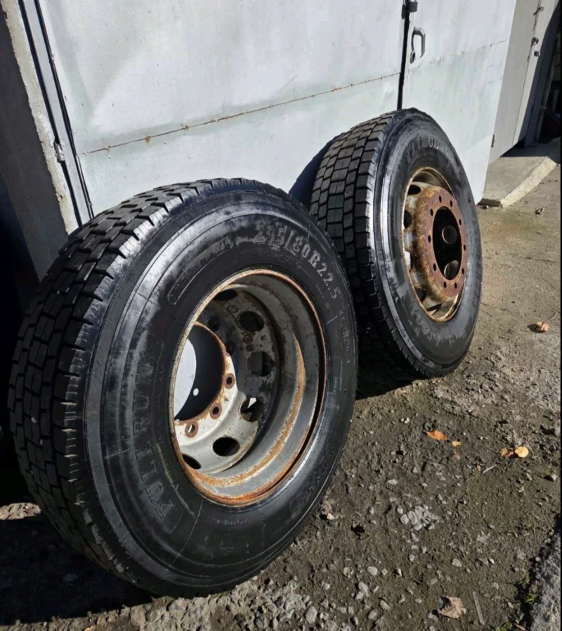 Mercedes-Benz Tourismo Гуми със Джанти и без, снимка 5 - Бусове и автобуси - 53568854