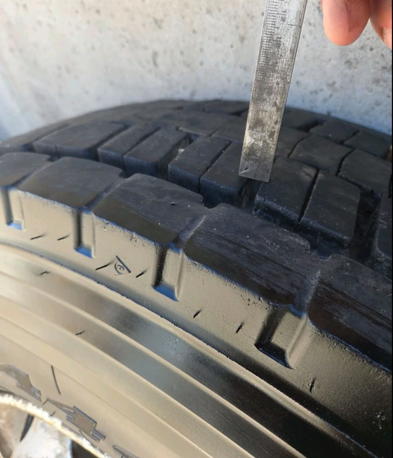 Mercedes-Benz Tourismo Гуми със Джанти и без, снимка 3 - Бусове и автобуси - 53568854