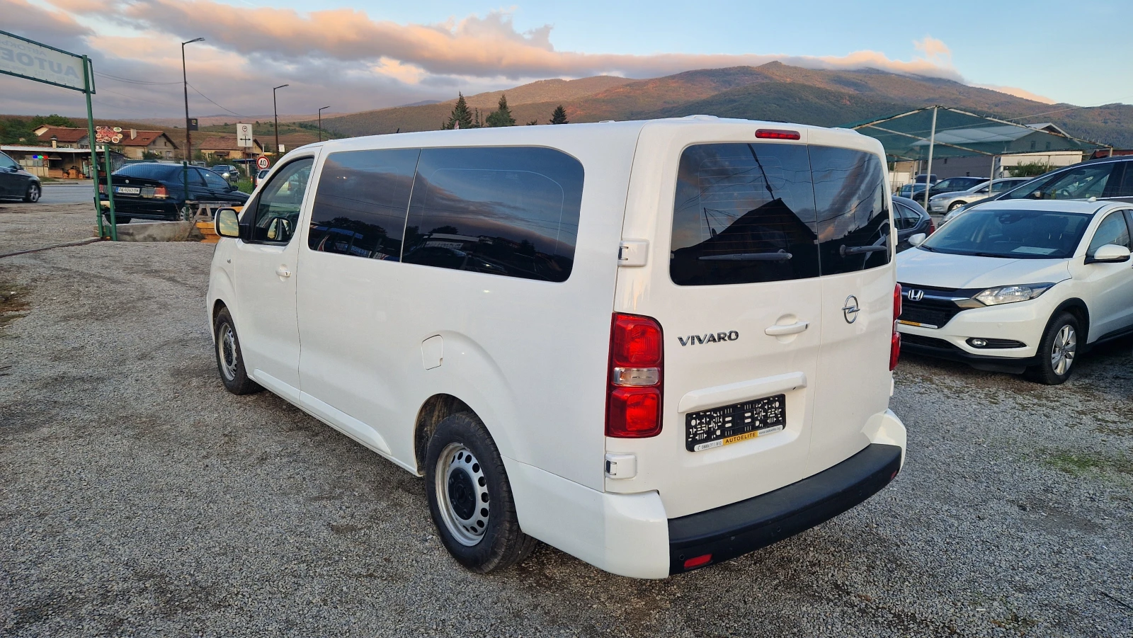 Opel Vivaro 2.0d LONG 8+ 1 - изображение 4